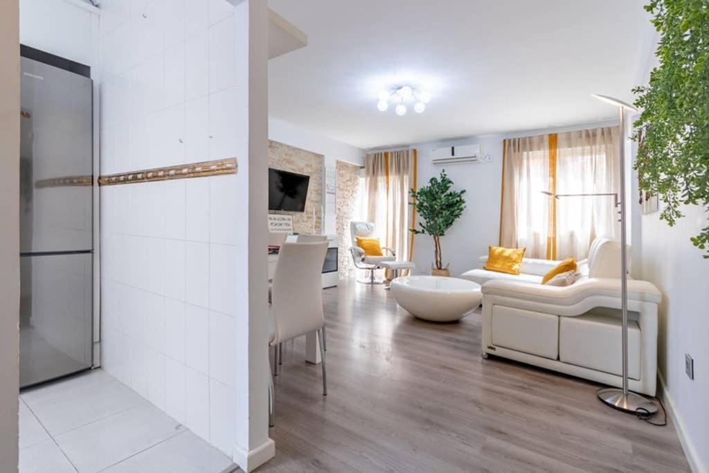 Triana Maestro Deluxe By Valcambre Apartment Seville Luaran gambar