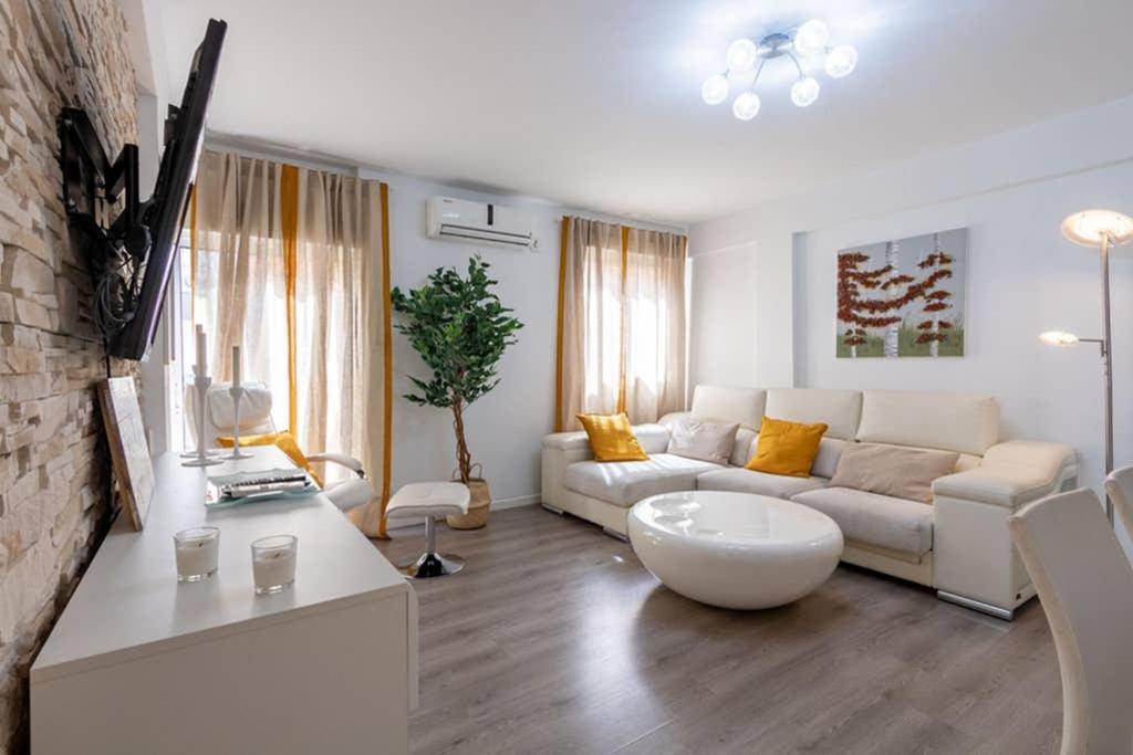 Triana Maestro Deluxe By Valcambre Apartment Seville Luaran gambar