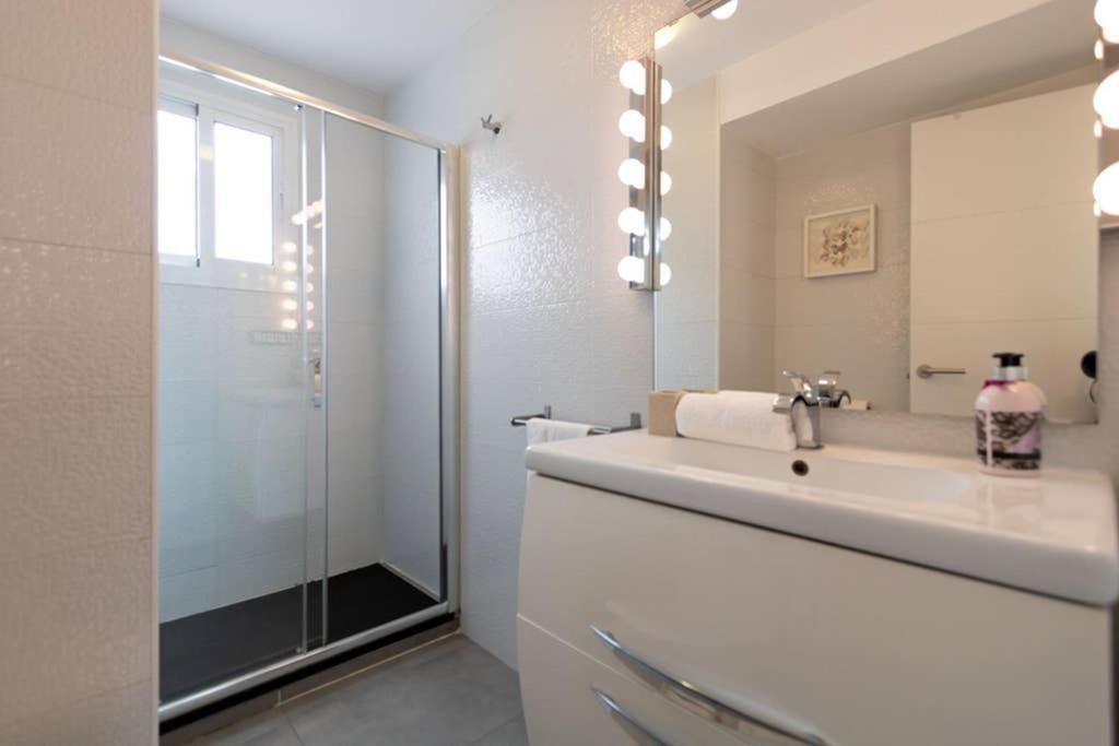 Triana Maestro Deluxe By Valcambre Apartment Seville Luaran gambar