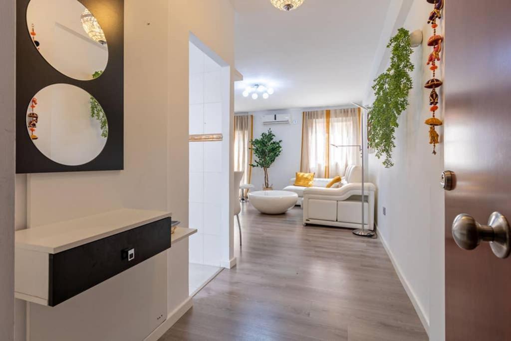 Triana Maestro Deluxe By Valcambre Apartment Seville Luaran gambar